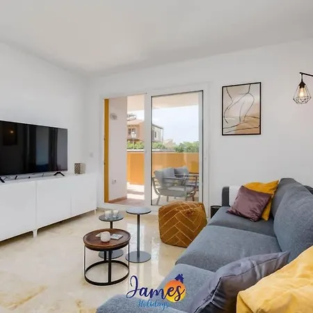 Modern 3 Bedroom Apt With Com Pool Pp30 Apartment