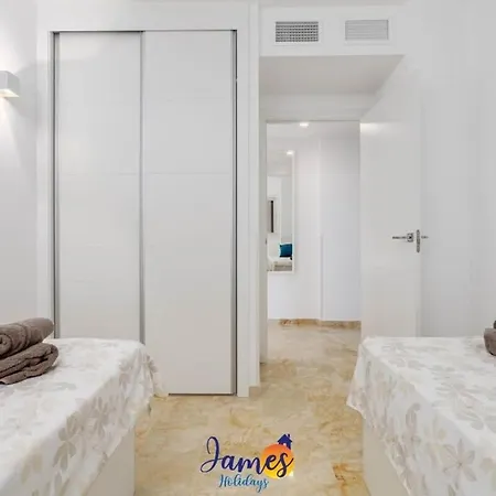 Modern 3 Bedroom Apt With Com Pool Pp30 Apartment *