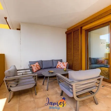 Modern 3 Bedroom Apt With Com Pool Pp30 Apartment