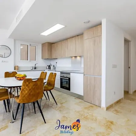 Modern 3 Bedroom Apt With Com Pool Pp30